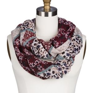 NWOT LULLA Mia Floral Infinity Scarf